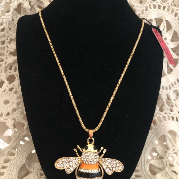 NWT Betsey Johnson Bee Necklace - Picture 2 of 8